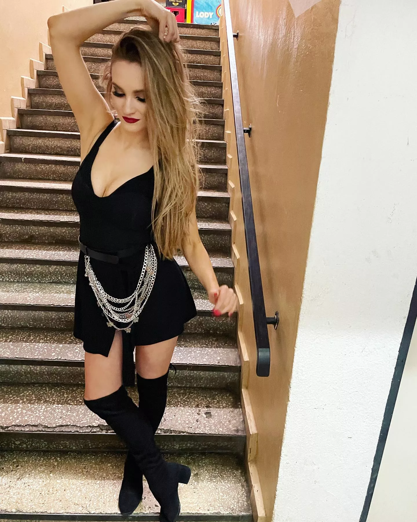 Znana wokalistka disco polo pokazała zakulisową fotkę z koncertu! Uwagę zwraca jej odkryte ciało! FOTO 